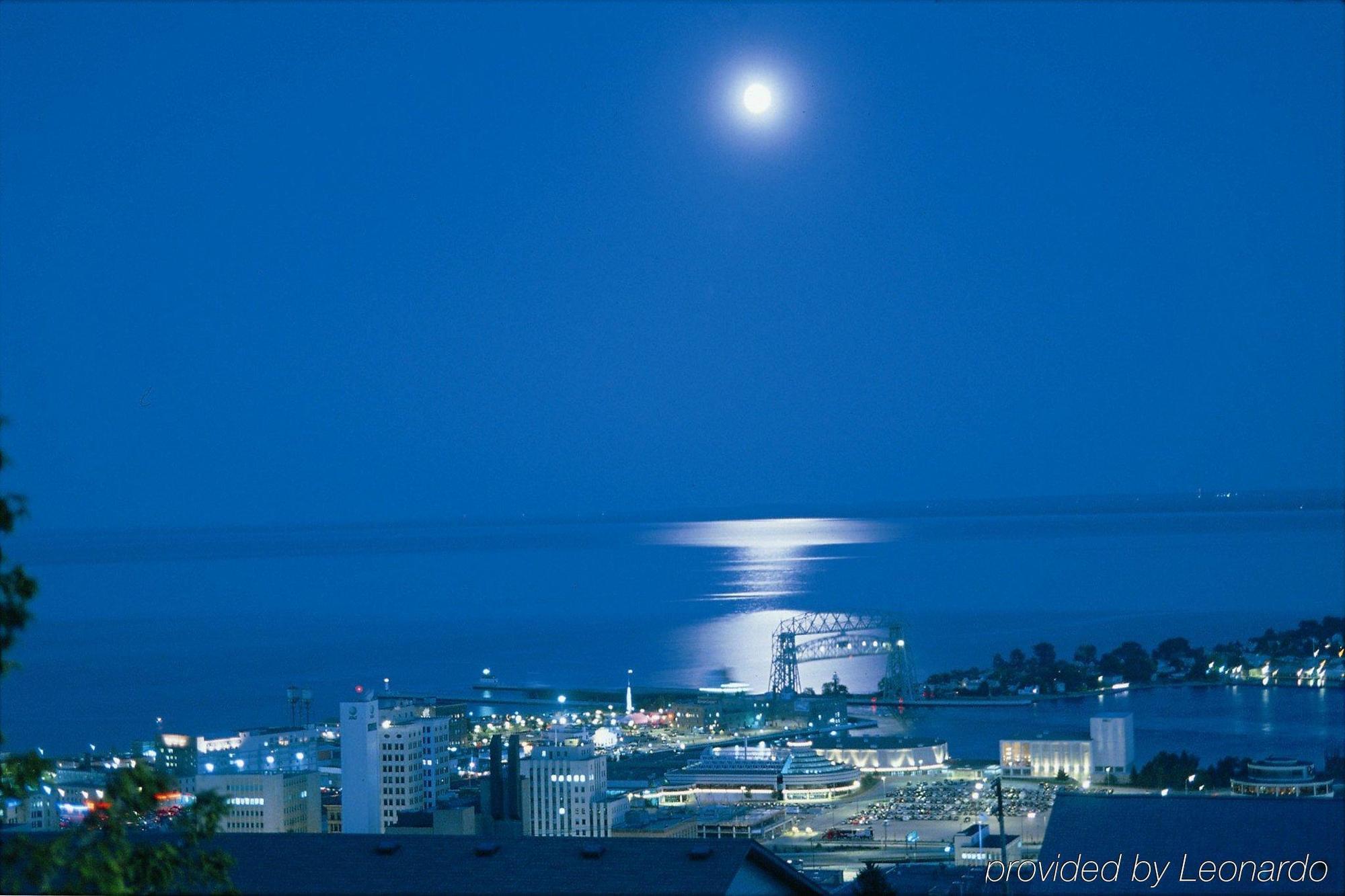 Radisson Hotel Duluth-Harborview Bagian luar foto