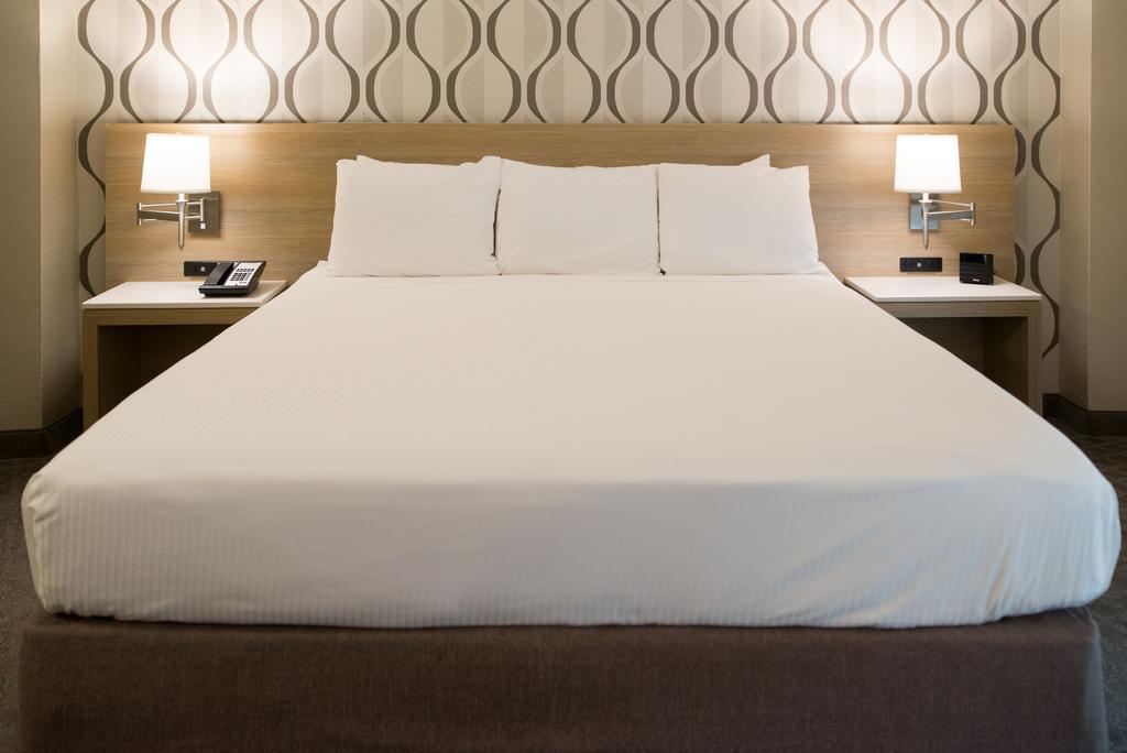 Radisson Hotel Duluth-Harborview Bagian luar foto